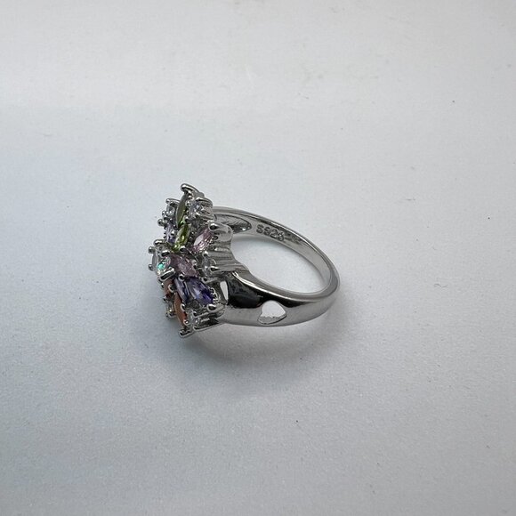 Rainbow Czs Flower Silver Ring - Size 7 - Picture 4 of 6